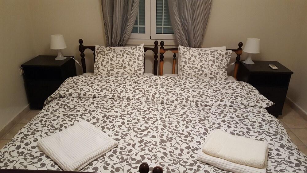 Patra's Centre Apartment Екстериор снимка